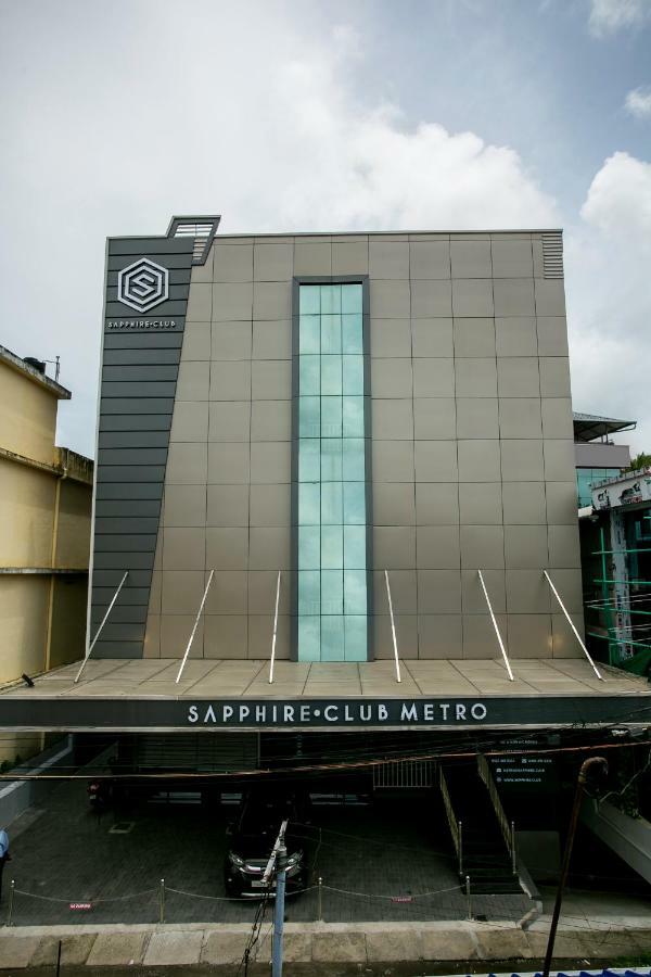 Sapphire Club Metro Hotel Kochi Exterior photo